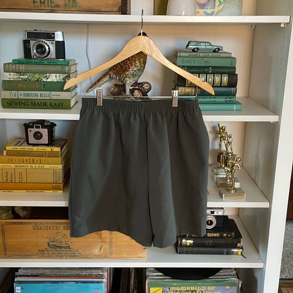 Green light weight shorts - Picture 1 of 4